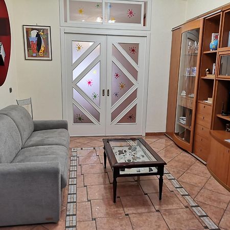 Domus Cornelia Apartment เนเปิลส์ ภายนอก รูปภาพ