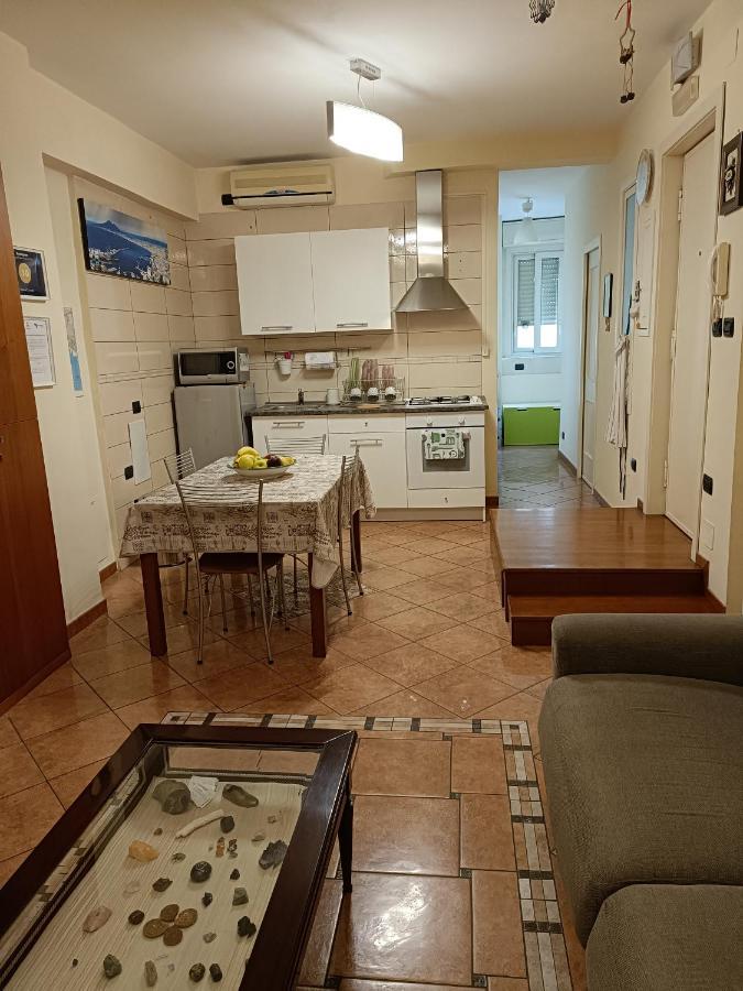 Domus Cornelia Apartment เนเปิลส์ ภายนอก รูปภาพ